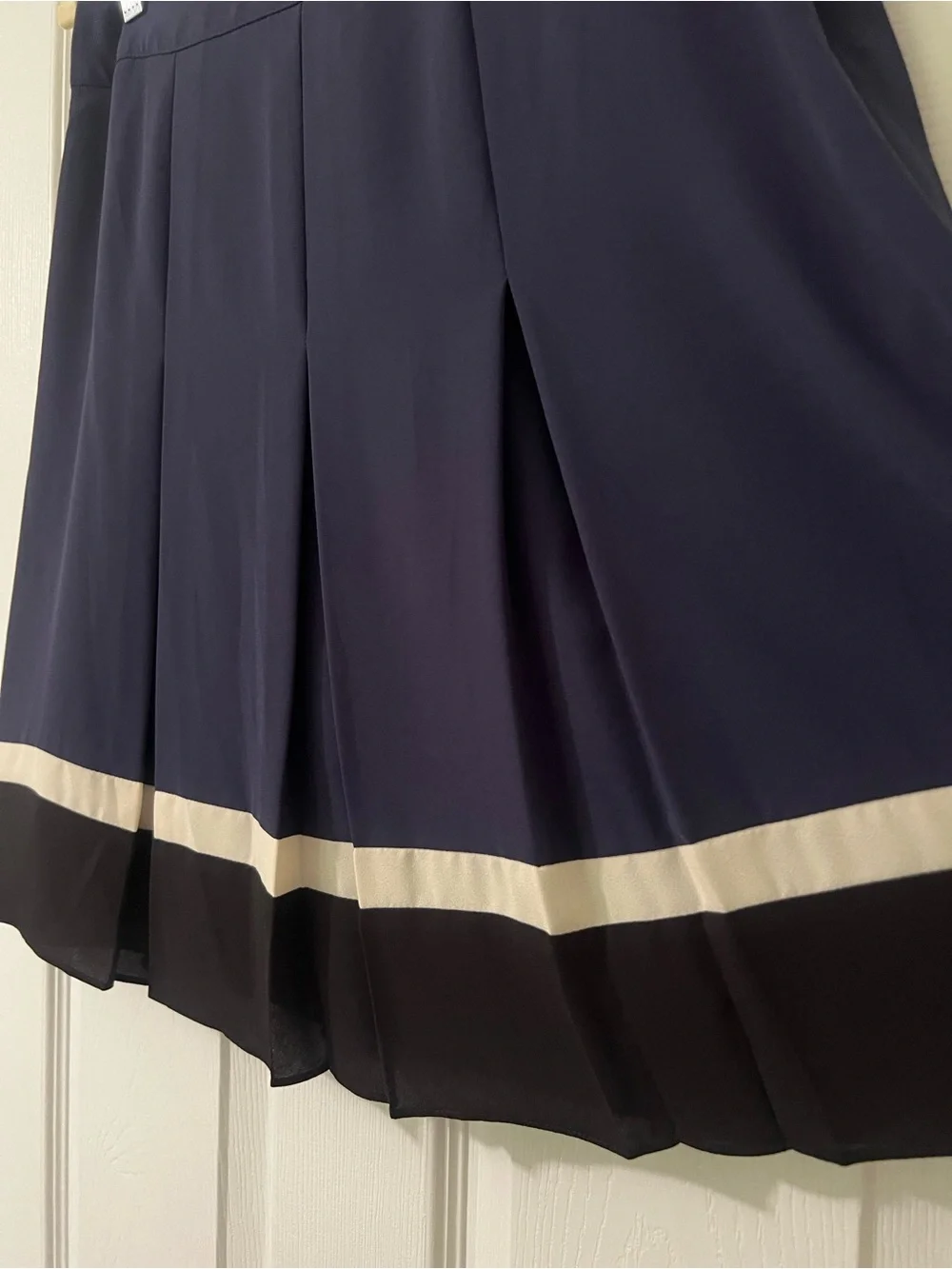 Anne Klein Women’s 8 Navy Colorblock Chiffon Polyester Pleated Lined Zip Skirt